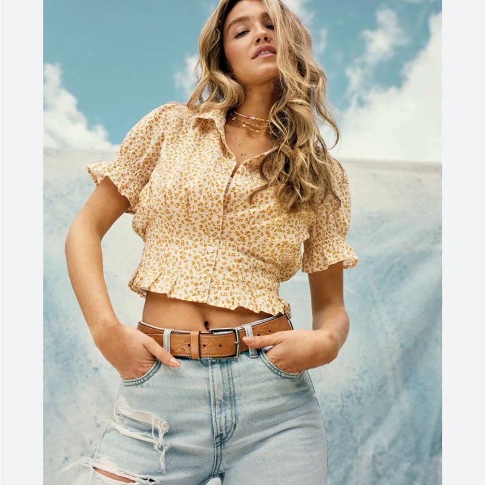 NWT American Eagle Yellow Floral Short Sleeve Button Up Top - Picture 1 of 5